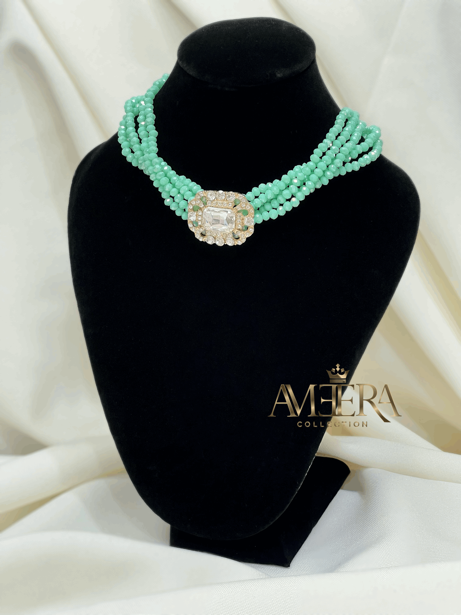 Mila choker